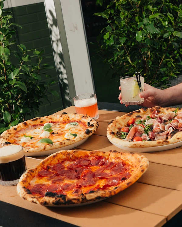 Queenofthewest sept2025 066 fridays bottomless cocktails and pizzas (1)